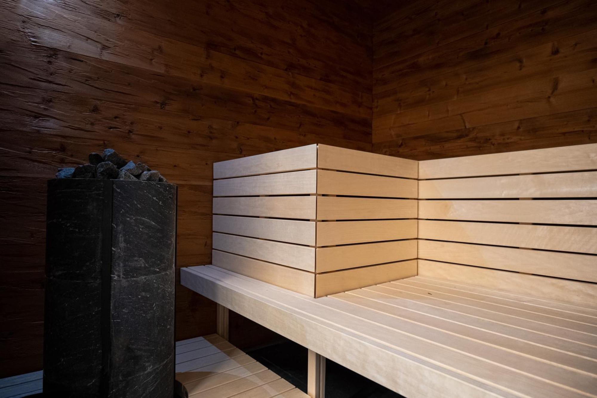 Black Summit Boutique Apartment