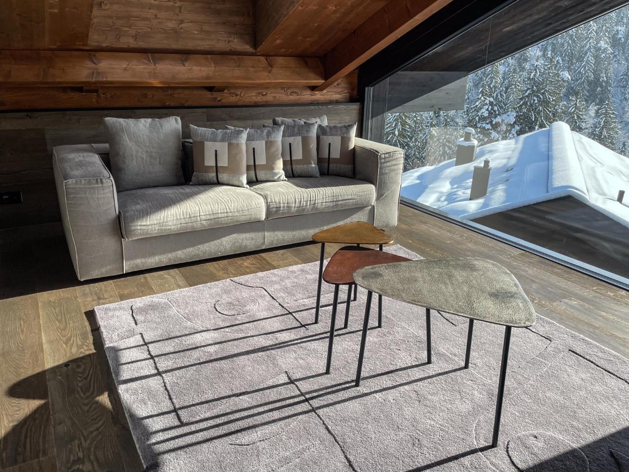 Black Summit Boutique Apartment