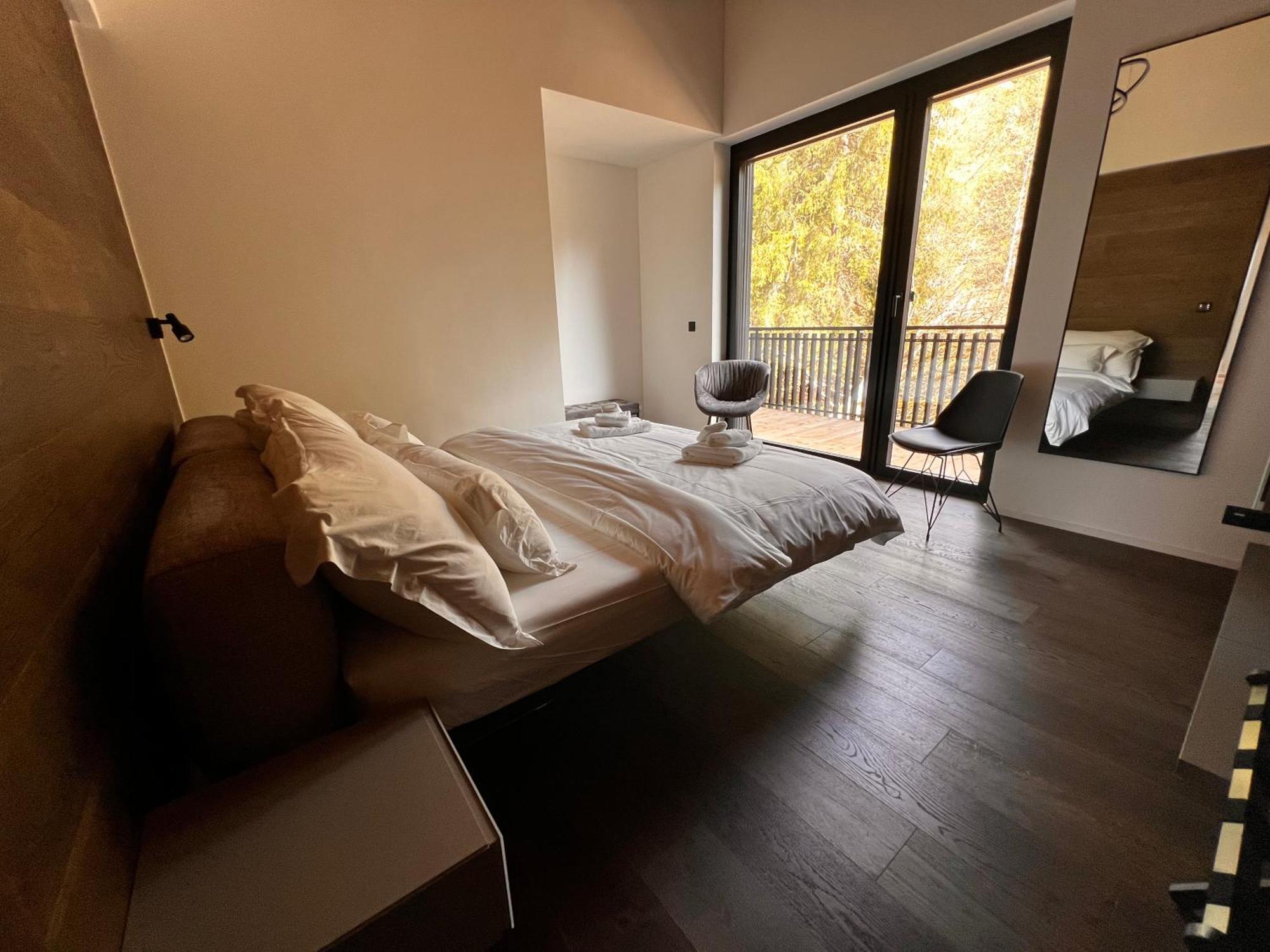 Black Summit Boutique Apartment *