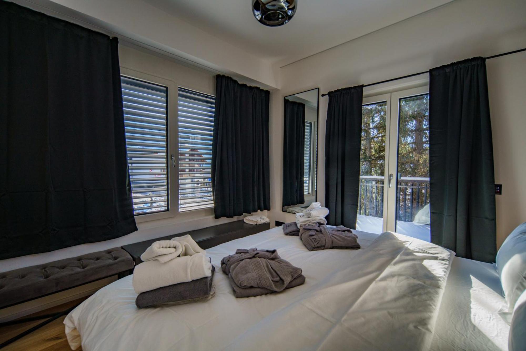 Black Summit Boutique Apartment